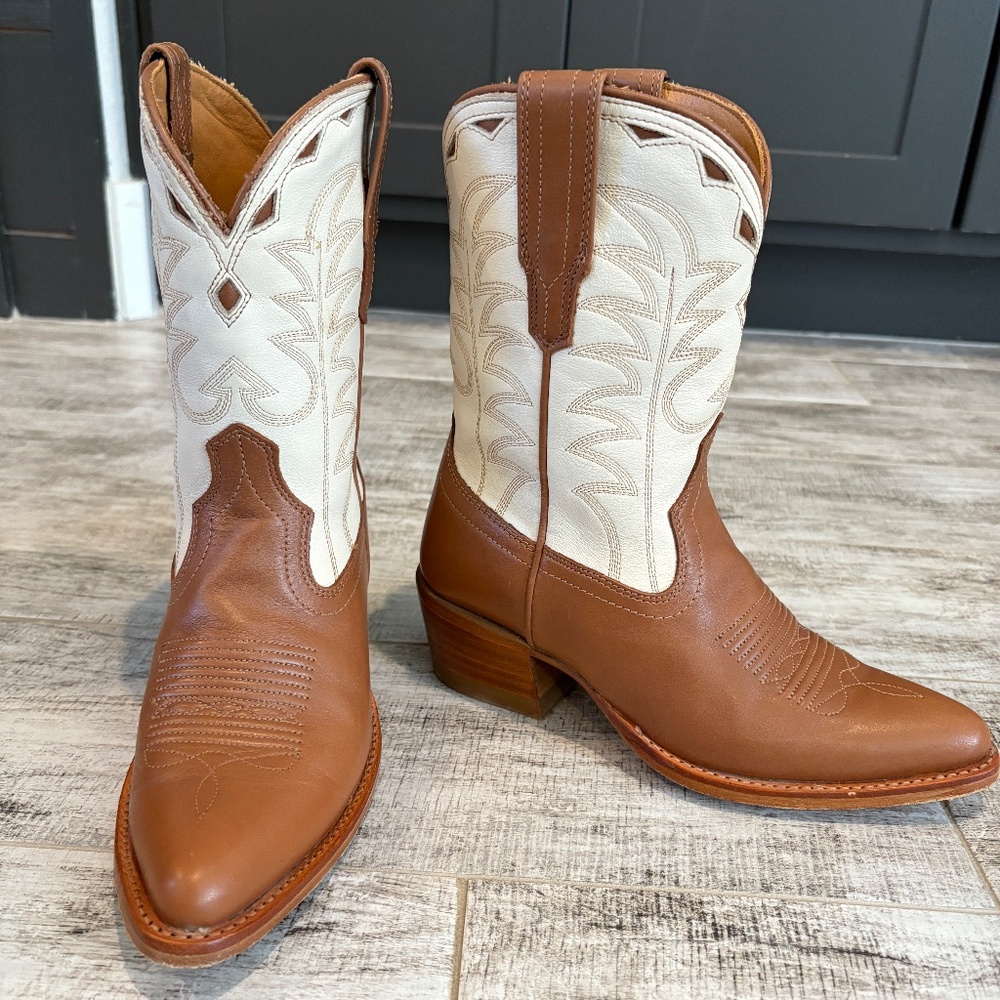 Size 5 Tecovas